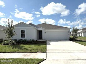 2324 Green Valley St in Daytona Beach, FL - Building Photo