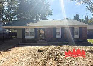 745 Margie Dr in Memphis, TN - Building Photo - Building Photo