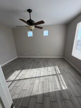 4923 S 99th Dr in Tolleson, AZ - Foto de edificio - Building Photo