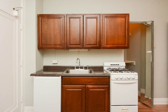 3824 N Fremont St, Unit 3C in Chicago, IL - Foto de edificio - Building Photo