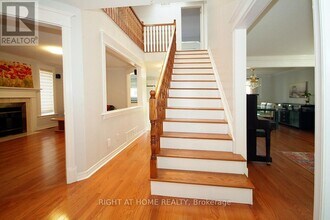26 Strathbury St in Ottawa, ON - Building Photo - Building Photo