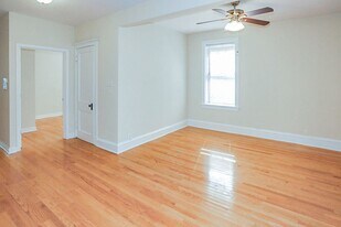 1615 W Berteau Ave, Unit 1 in Chicago, IL - Building Photo