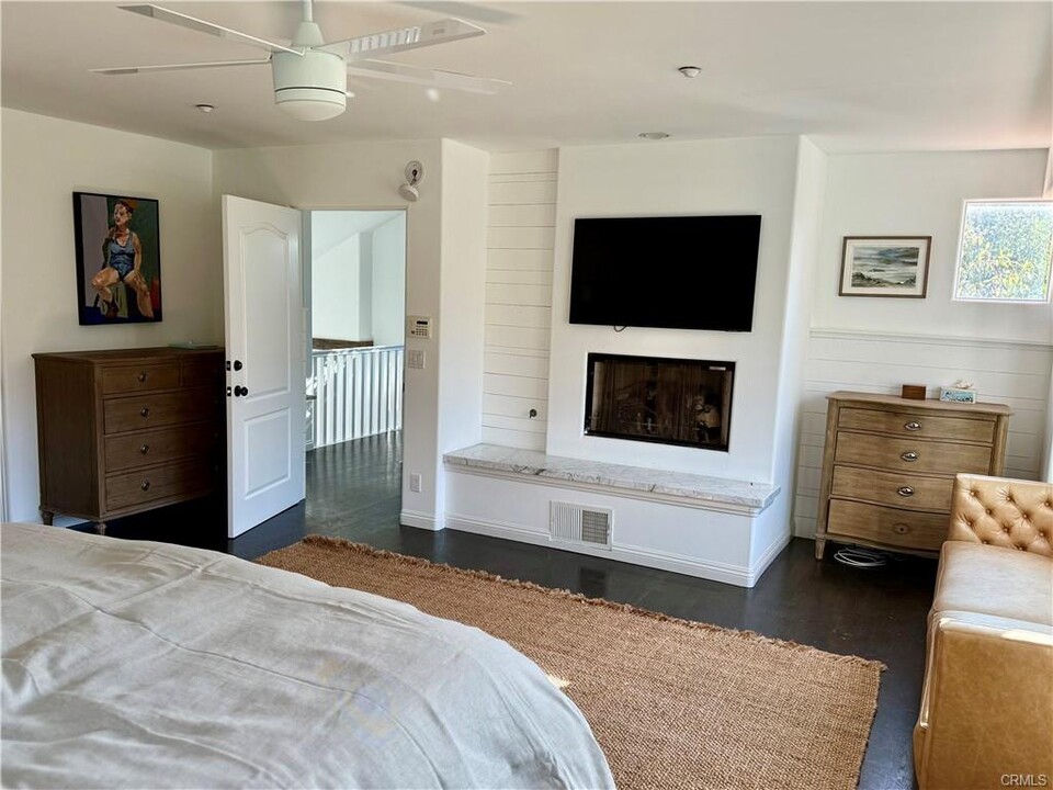 31869 W Sea Level Dr in Malibu, CA - Building Photo