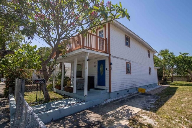 property at 915 3rd St
