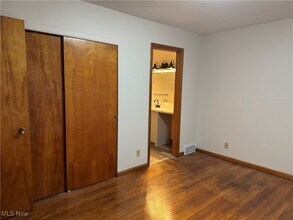 565 West Ave in Tallmadge, OH - Building Photo - Building Photo