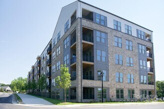 9132 Senator Royall Dr in Charlotte, NC - Building Photo - Building Photo