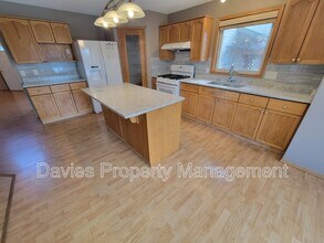 18020-18101 101 St NW in Edmonton, AB - Building Photo - Building Photo