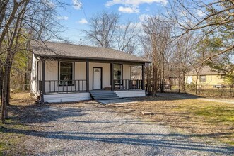 520 W Murray St in Denison, TX - Building Photo - Building Photo