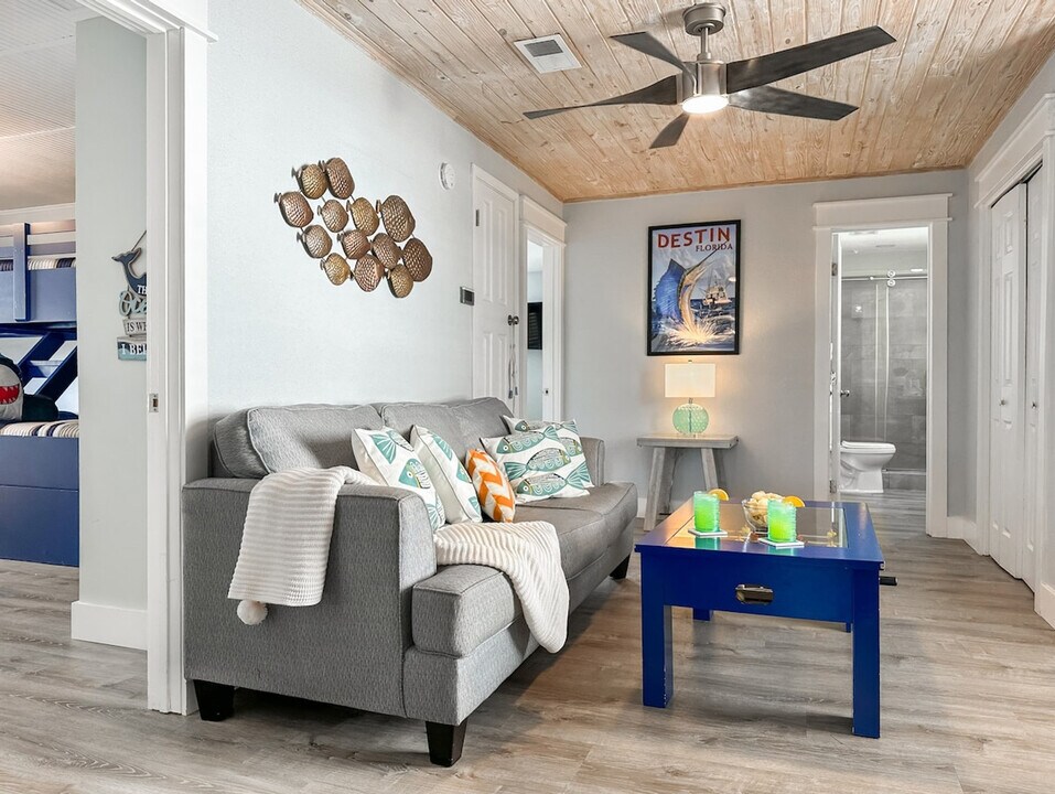94 Cobia St in Destin, FL - Building Photo