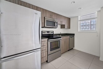 910 West Ave, Unit 1227 in Miami Beach, FL - Building Photo - Building Photo