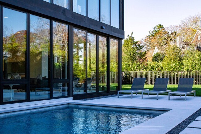 19 Cornell Rd in Sag Harbor, NY - Building Photo - Building Photo