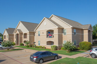Washington Village Apartments in Wichita Falls, TX - Building Photo - Building Photo