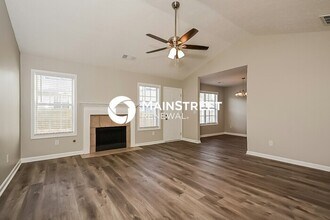 2252 Sugarlaef Trail in Hampton, GA - Building Photo - Building Photo