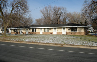 213-219 53rd Ave NE in Fridley, MN - Foto de edificio - Building Photo