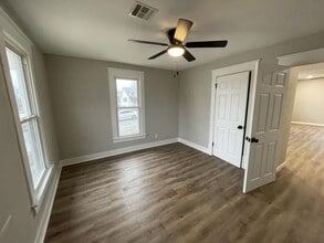 333 S Ball St in Webb City, MO - Building Photo - Building Photo