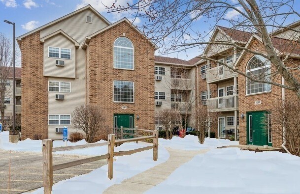 430 Cunat Blvd in Richmond, IL - Building Photo