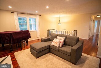 10038 Chatelaine Cir in Ellicott City, MD - Building Photo - Building Photo