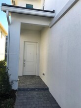 1120 Veleiros Blvd in Lighthouse Point, FL - Building Photo - Building Photo