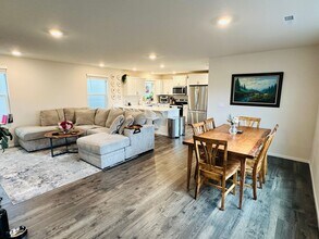 833 NW 174th St in Ridgefield, WA - Building Photo - Building Photo