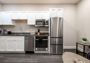 3500 St Claude Ave in New Orleans, LA - Foto de edificio - Building Photo