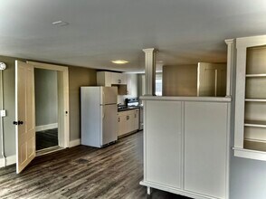 145 Hanover St, Unit #3 in Lebanon, NH - Building Photo - Building Photo