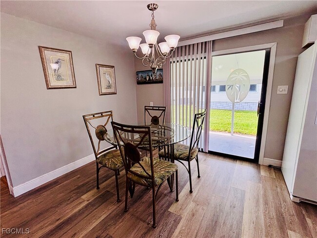 16091 Siesta Dr in Ft. Myers, FL - Building Photo - Building Photo