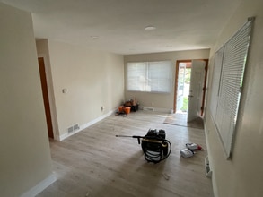 1805 W William St, Unit A in Champaign, IL - Building Photo - Building Photo