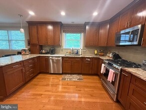 1701 Pebble Beach Dr in Vienna, VA - Building Photo - Building Photo