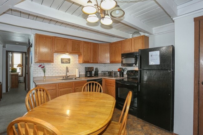 8300 Ryan Gulch Rd in Silverthorne, CO - Foto de edificio - Building Photo