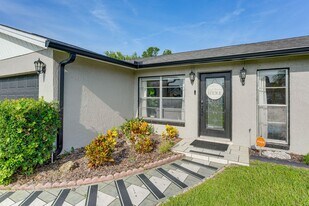 128 Loredo Ln in Kissimmee, FL - Building Photo