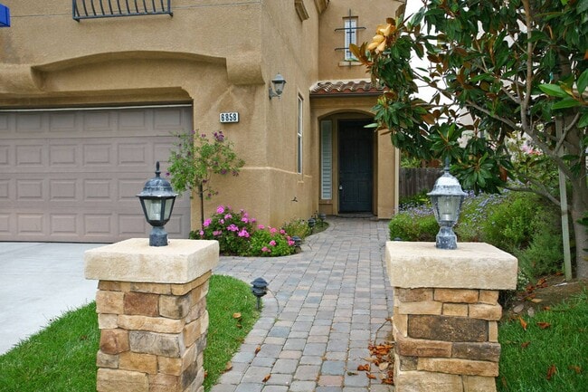 6858 Via Borregos in Carlsbad, CA - Building Photo - Building Photo