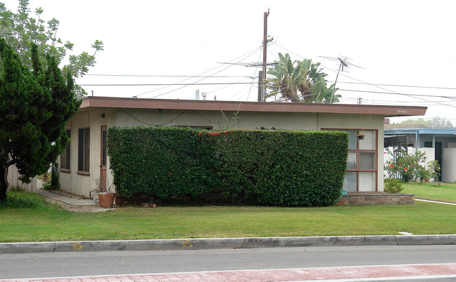 9802 Belfasat Dr in Garden Grove, CA - Building Photo - Building Photo