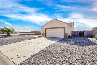 11679 W Madero Dr in Arizona City, AZ - Building Photo - Building Photo