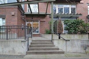 1620 Belmont Ave in Seattle, WA - Building Photo