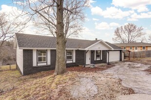 1717 N 16th St in Ozark, MO - Building Photo