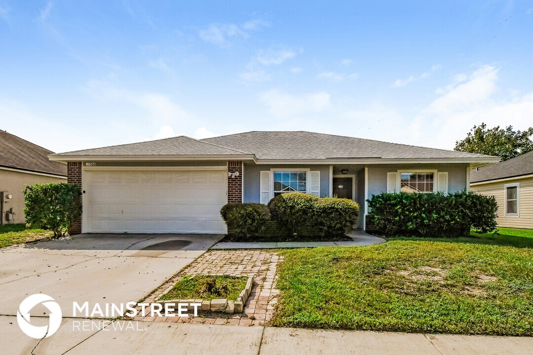 13006 Staffordshire Dr S in Jacksonville, FL - Foto de edificio
