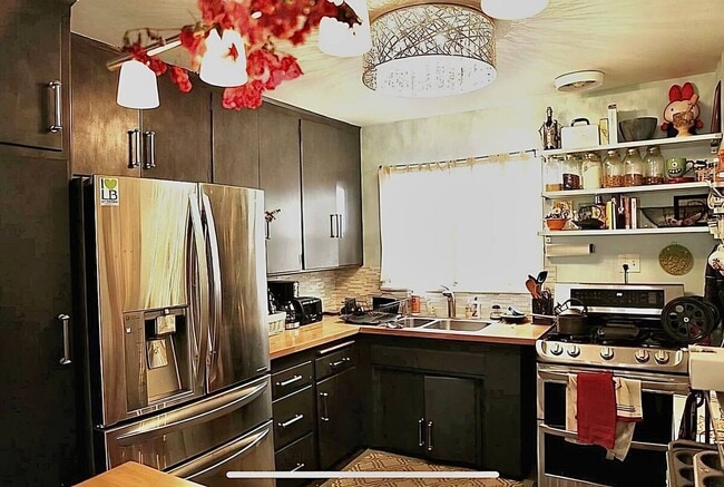 1720 E 2nd St, Unit Charming Condo By Beach in Long Beach, CA - Building Photo - Building Photo