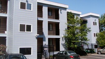 New Horizons Apartments in Burien, WA - Building Photo