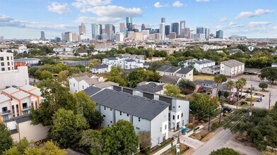 3028 Live Oak St in Houston, TX - Building Photo - Building Photo