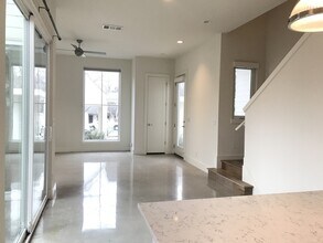 2212 Iva Ln in Austin, TX - Building Photo - Building Photo