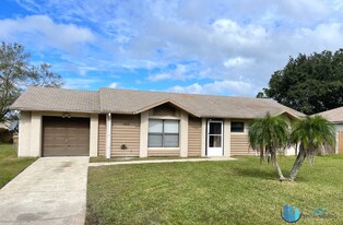 305 Mormanno Way in Kissimmee, FL - Building Photo