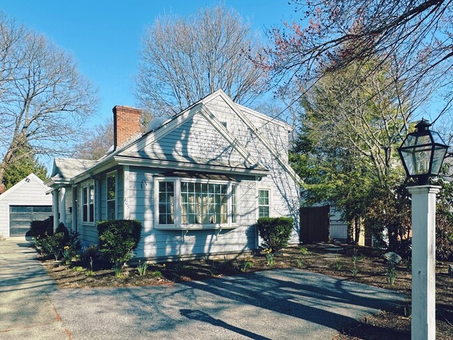 105 Spring St in Lexington, MA - Building Photo - Building Photo