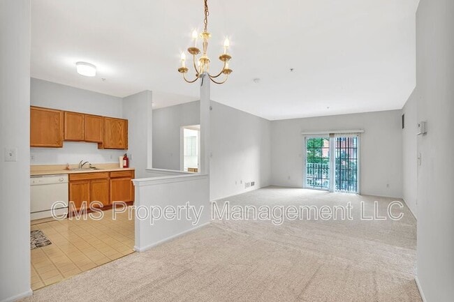 524 Coppola Dr in South Plainfield, NJ - Building Photo - Building Photo