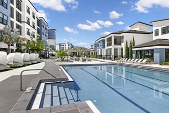 The Pointe on Westshore in Tampa, FL - Foto de edificio - Building Photo