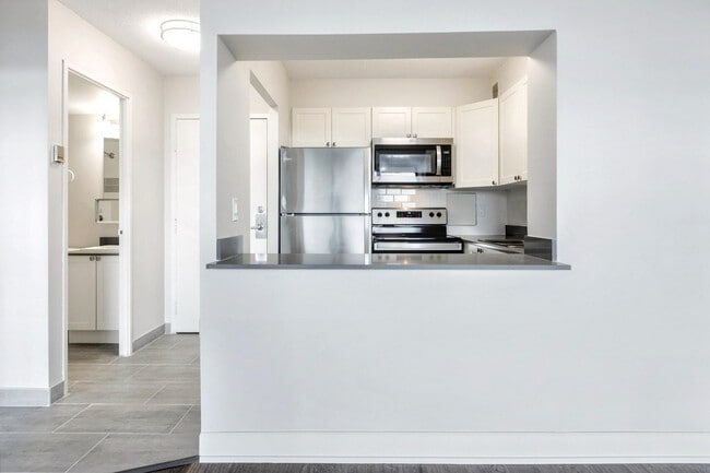 Lord Richmond in Ottawa, ON - Foto de edificio - Building Photo