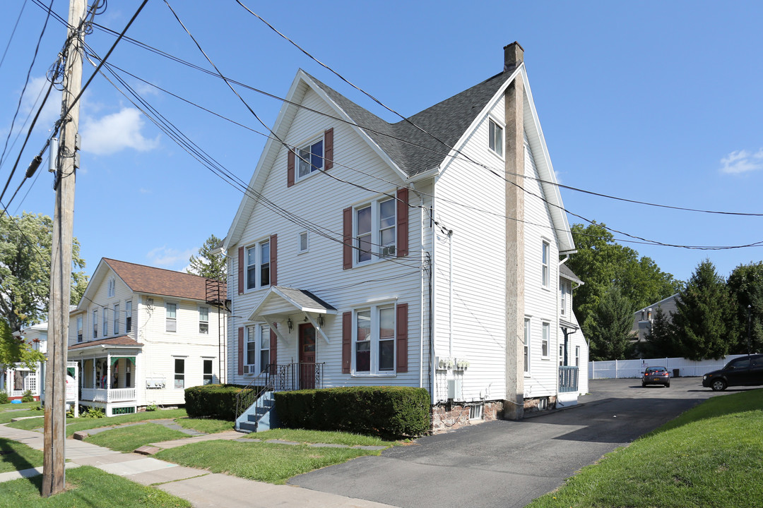 183 Main St in Brockport, NY - Building Photo