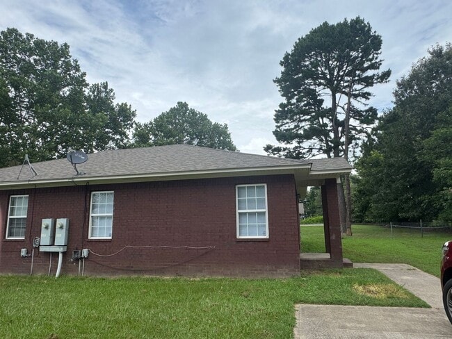 122 W Nipper St in Beebe, AR - Building Photo - Building Photo