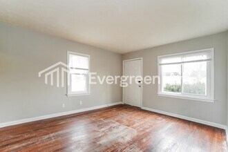 3081 Grasmere Ave in Columbus, OH - Building Photo - Building Photo