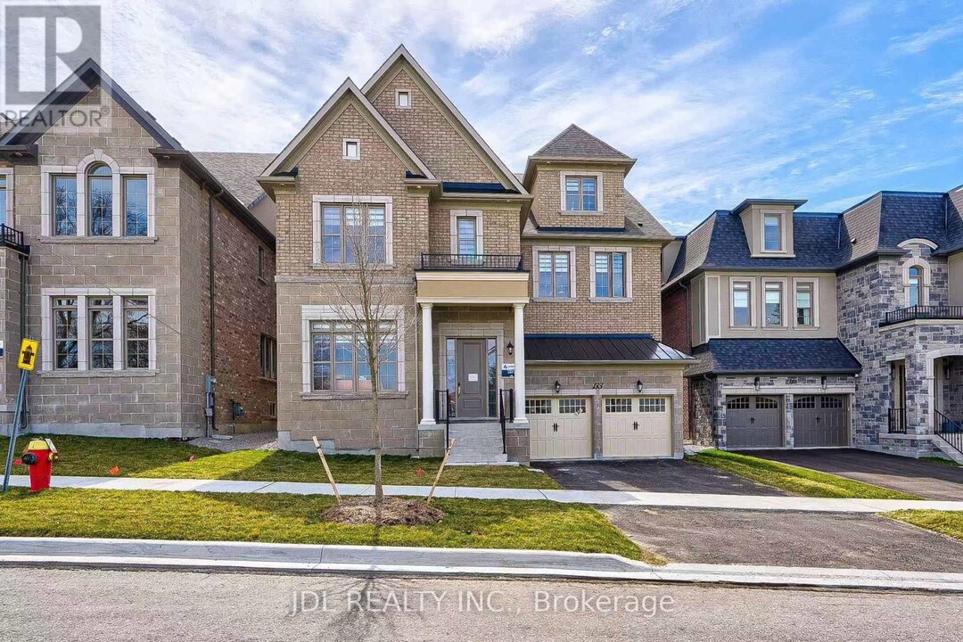 133 Hillsview Dr in Richmond Hill, ON - Building Photo