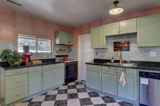 2807 Willow Creek Rd in Prescott, AZ - Building Photo - Building Photo